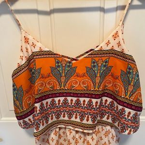 Women’s Dress size small. Not sure on brand